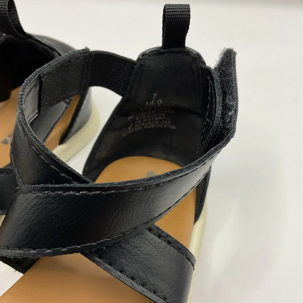 Old Navy Girls Black/Tan Criss-Cross Strap Sandles,‎ Size 7 Open Toe